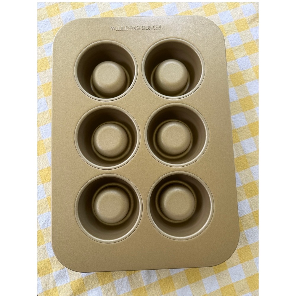 Williams Sonoma Shortcake Pan Goldtouch Pro
